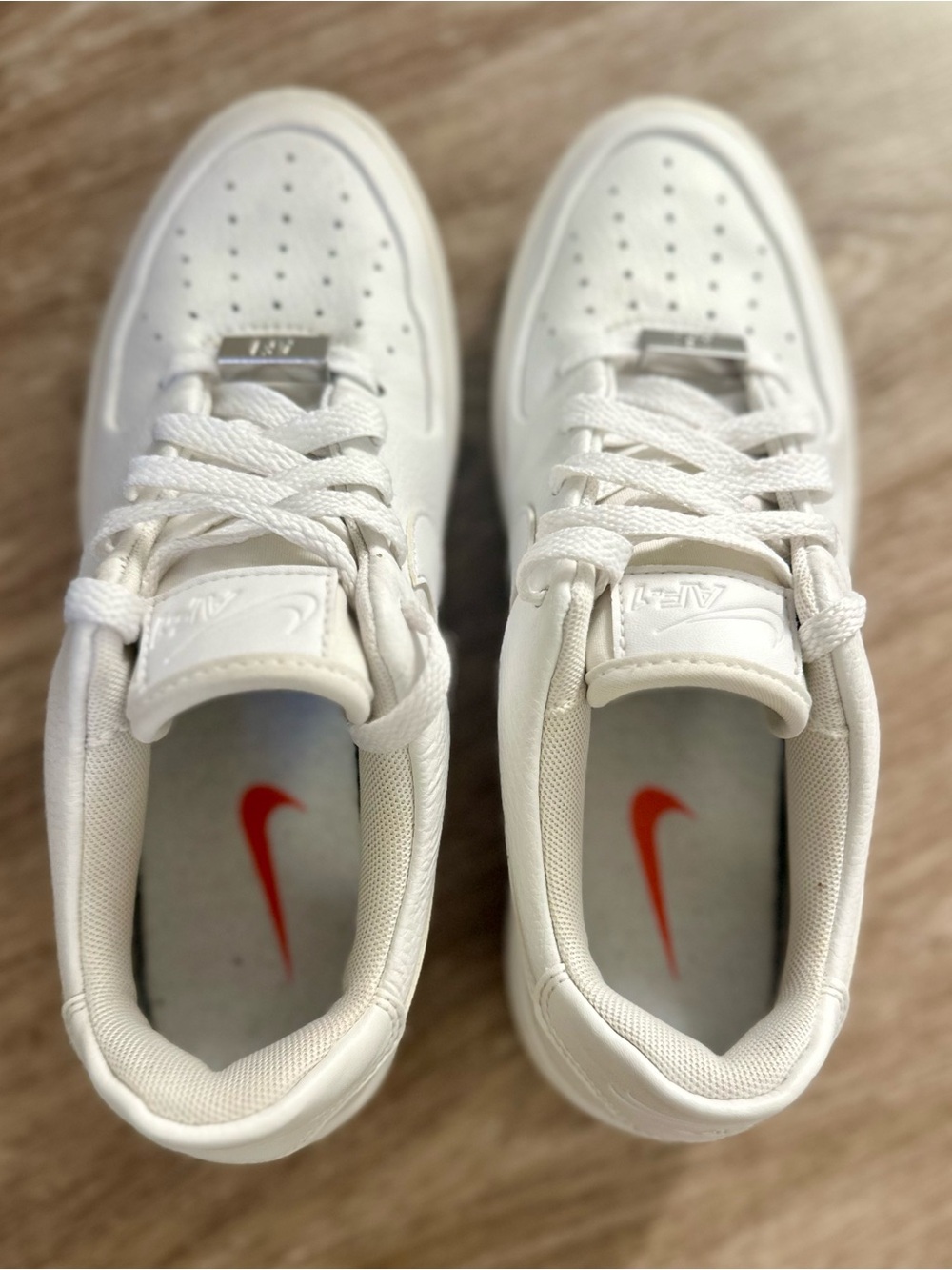 NIKE Air Force 1 Sage Low Women’s 7.5 Triple White Leather Streetwear EUC CLEAN - Picture 3 of 12